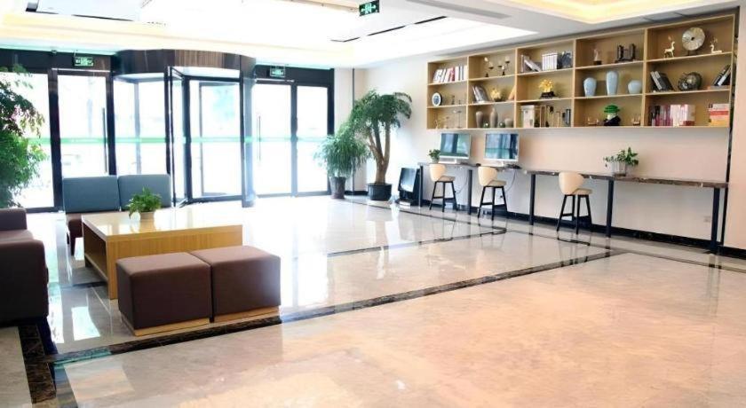 Greentree Fengxian District Xiaotang Metro Station 3*