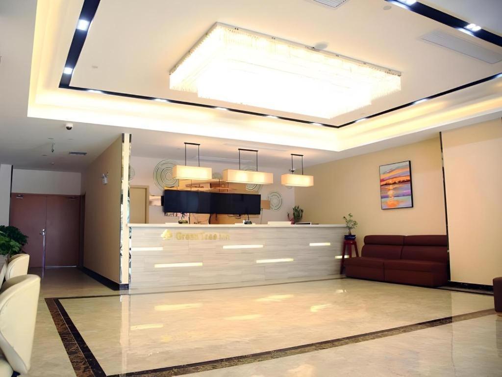 Greentree Fengxian District Xiaotang Metro Station Hotel 3*