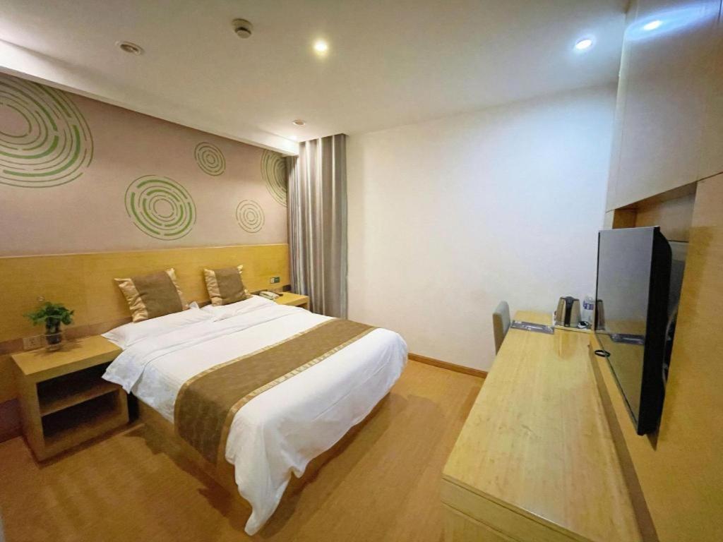 Hotel Greentree Fengxian District Xiaotang Metro Station 3*