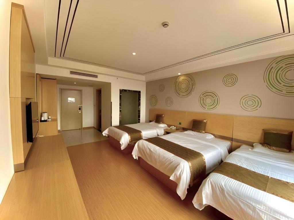 Greentree Fengxian District Xiaotang Metro Station Hotel