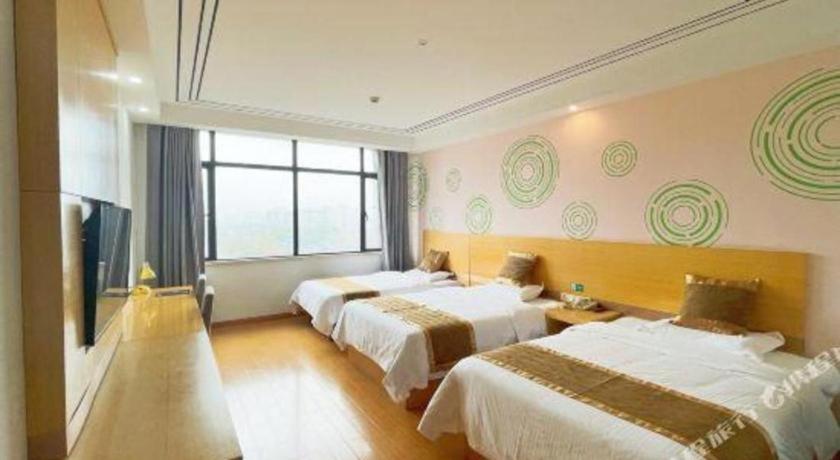 Greentree Fengxian District Xiaotang Metro Station Hotel 3*