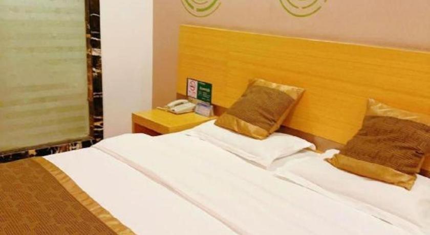 Greentree Fengxian District Xiaotang Metro Station Hotel 3*